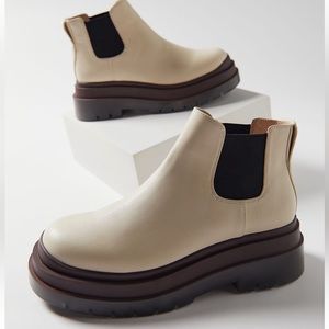 Urban Outfitters Dana Short Chelsea Boot